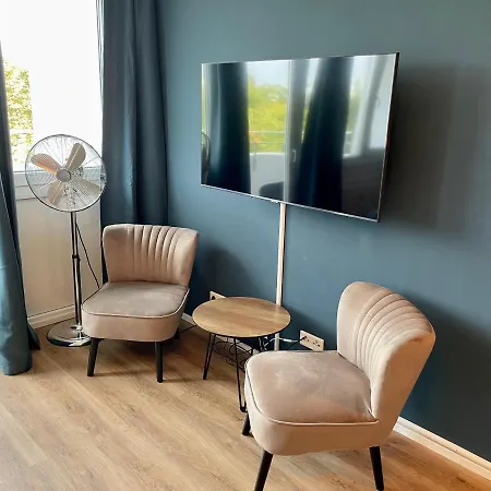 Apartment River Main I Taunus View I Workplace I Kitchen