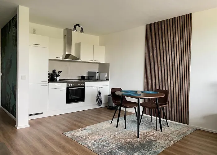 River Main I Taunus View I Workplace I Kitchen Apartamento