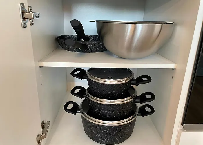 River Main I Taunus View I Workplace I Kitchen Offenbach am Main