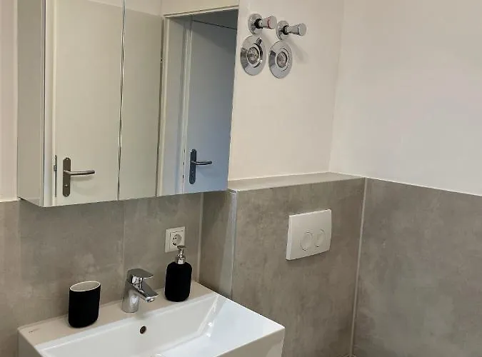 Apartamento River Main I Taunus View I Workplace I Kitchen Offenbach am Main